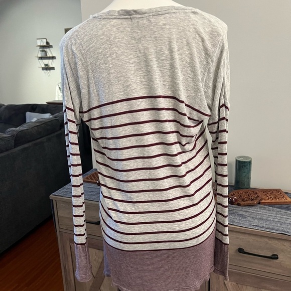 Orvis grey and burgundy sweater - Picture 3 of 3